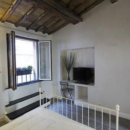 Pantheon Secret Apartment *